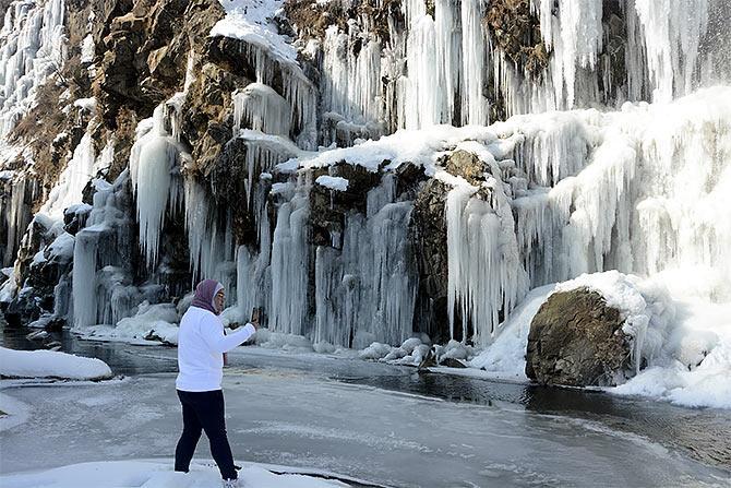 What To Pack For Kashmir In Winter: Ultimate Snow Travel Essentials