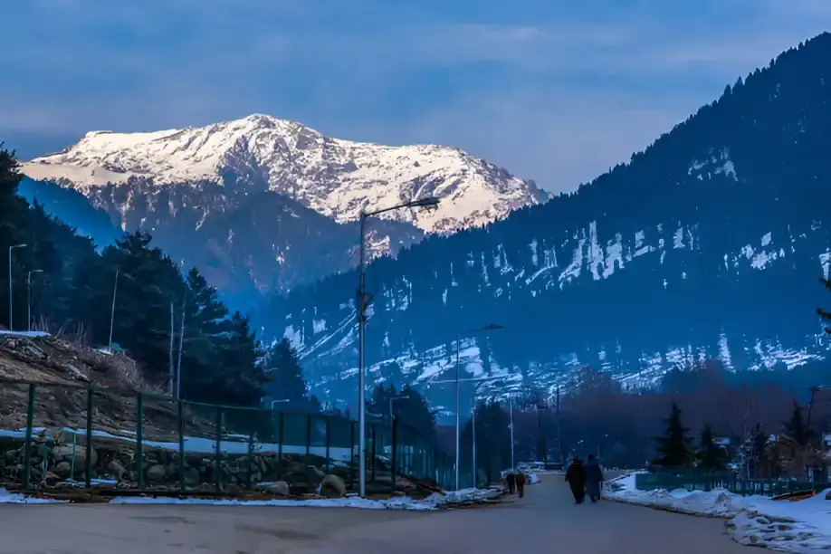Pahalgam in Winter 2025-26: Ultimate Snowfall Guide & Best Trails 