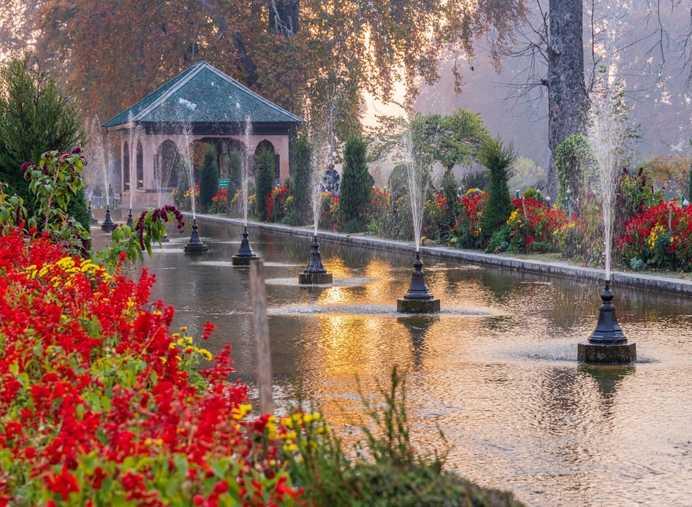 Kashmir in May: kashmir tour package