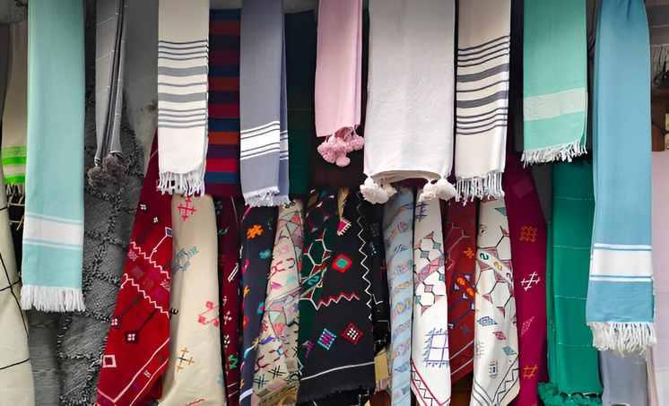 What to wear in oct in kashmir