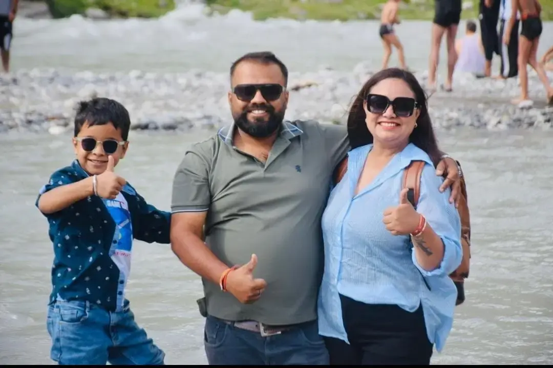 Kashmir Family Bliss: 8-Day Adventure with Pahalgam, Gulmarg & More