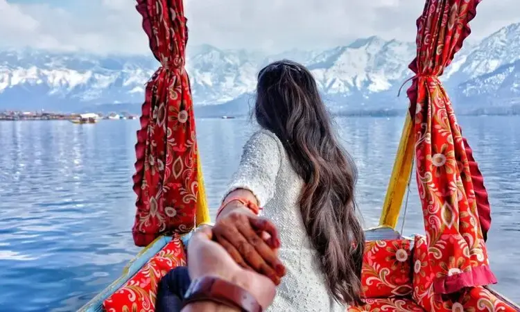 Top Honeymoon Destinations in Kashmir — Romantic Places, Itineraries & Tips