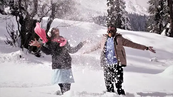 Tourists enjoying christmas in kashmir